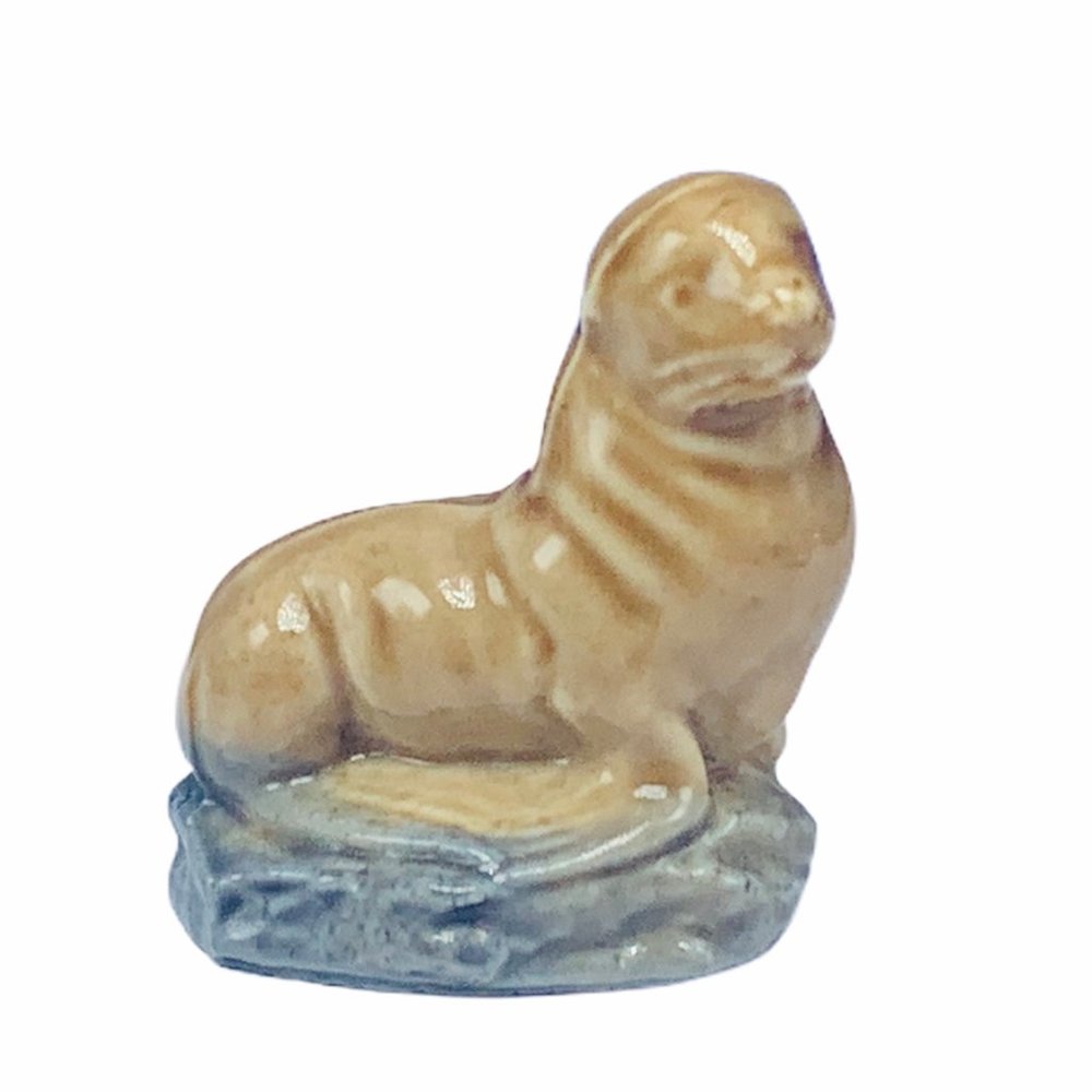 Wade Whimsies figurine seal otter sea lion England